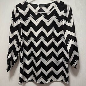 The Limited Black & White Chevron Blouse Size XS